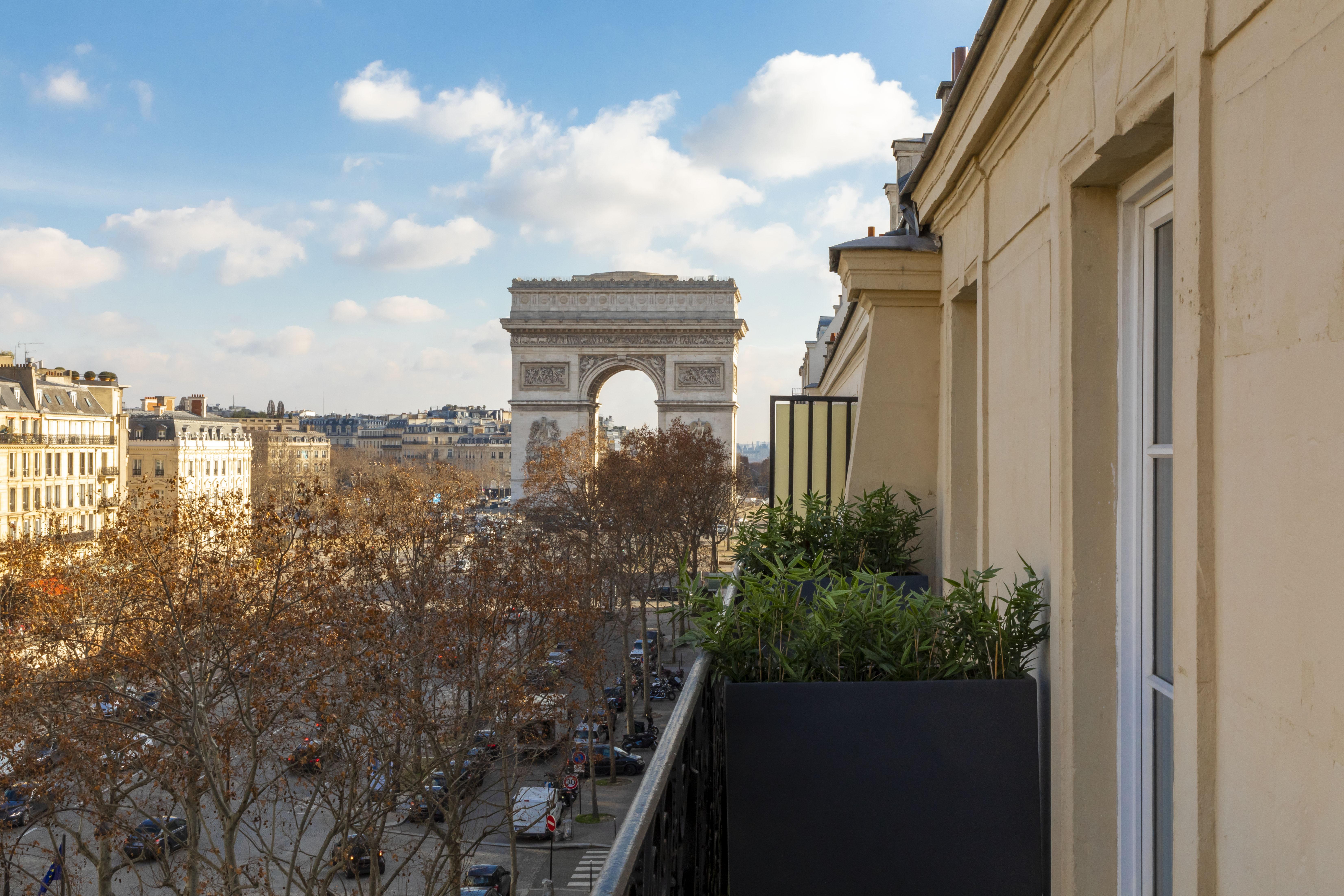 THE 10 CLOSEST Hotels to Louis Vuitton Maison, Paris